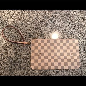 Louis Vuitton Neverfull Pouchette (Rose Ballerine)
